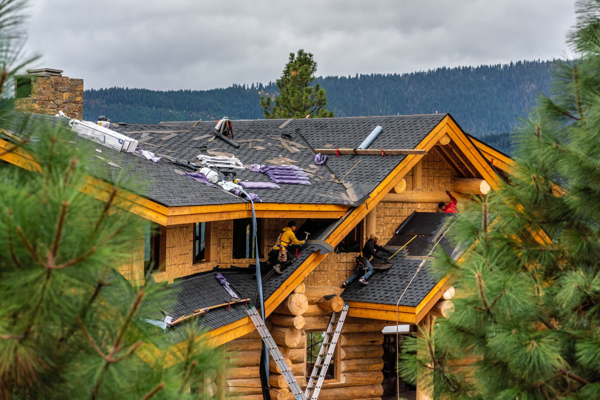 Asphalt shingle roof installation in Multnomah County, Oregon